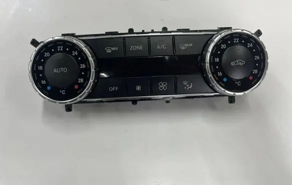 Mercedes-Benz C W204 Climate control unit A2049005805 Q01HW3810 411100