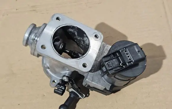BMW X5 E70 EGR valve 8512526