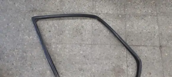 Renault Scenic I Front door glass trim molding 
