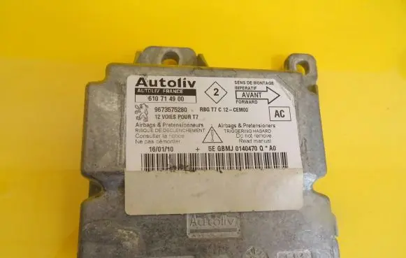 Peugeot 308 Airbag control unit/module 610714900