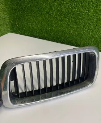 BMW 7 E38 Front grill 51138125811