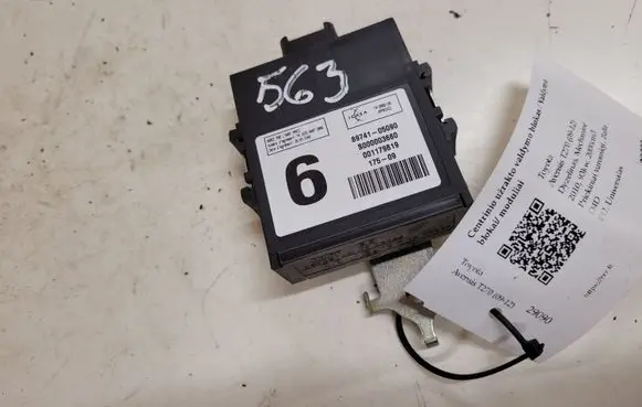 Toyota Avensis T270 Door central lock control unit/module 8974105090 S000003660 001179819