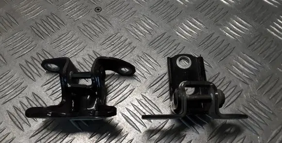 Rear door hinge set
