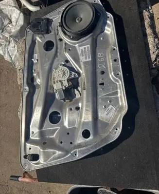 Mercedes-Benz C W204 Front door window regulator with motor A2048200142 971133100