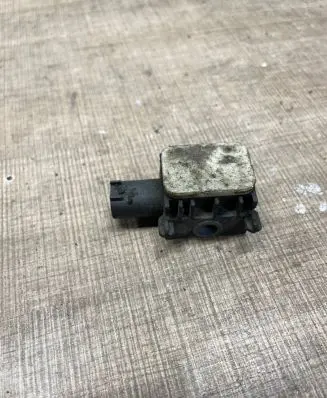 Mercedes-Benz S W221 Airbag deployment crash/impact sensor 0038202926