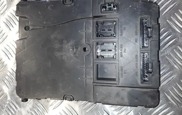 Renault Scenic II - Grand scenic II Comfort/convenience module 8200309689 S118400120D