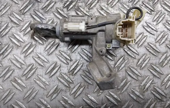 Toyota Corolla Verso E121 Ignition lock 
