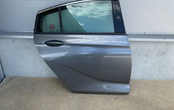 Opel Insignia B Rear door