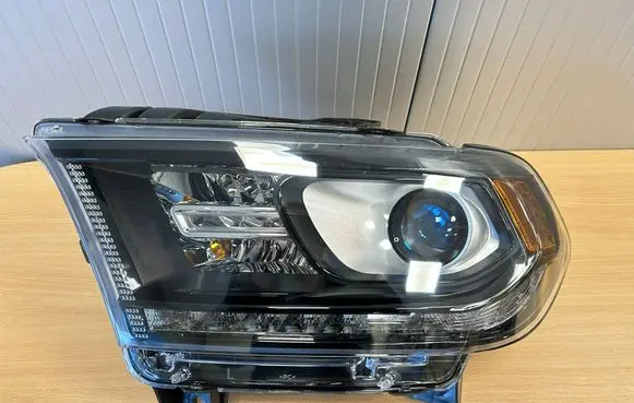 Dodge Durango Headlight/headlamp 68299131AF 68299131AH 68299131AG