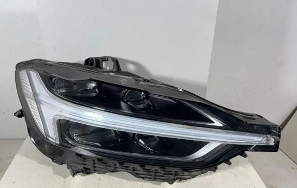 Volvo XC60 Headlight/headlamp 32133545