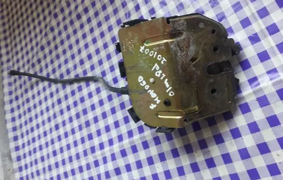 Ford Mondeo Mk III Tailgate/trunk/boot lock/catch/latch