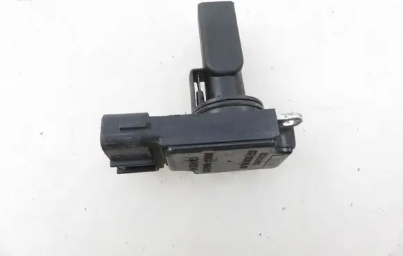 Toyota Avensis T220 Mass air flow meter AFH70M23 2220427010