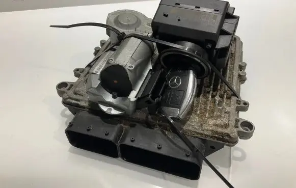 Mercedes-Benz CLS C219 Engine ECU kit and lock set A6421508277 1039S19156 0281014004