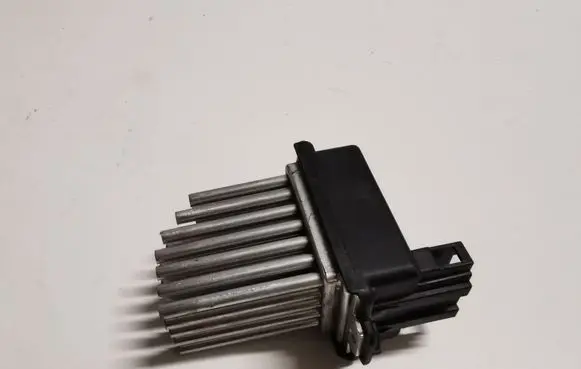 Audi A6 S6 C6 4F Heater blower fan relay 4B0820521