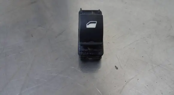 Opel Mokka B Electric window control switch 98044803