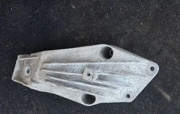 BMW 3 G20 G21 Engine mounting bracket 6861559 6861555 18574710