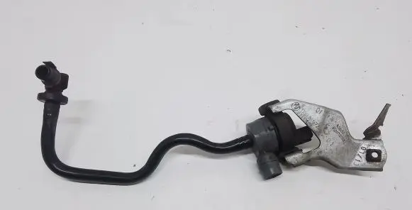 BMW 7 F01 F02 F03 F04 Breather valve 7636149