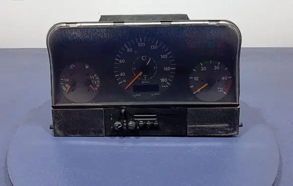 Volkswagen PASSAT B5.5 Speedometer (instrument cluster) 2D0919049M