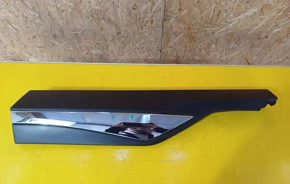 Nissan X-Trail T33 Front door trim (molding) 828706RA0B