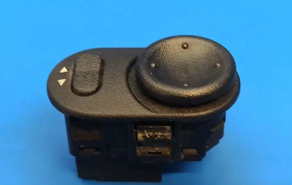 Opel Agila A Wing mirror switch 09226861