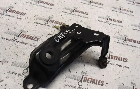 Honda CR-V Radiator mount bracket