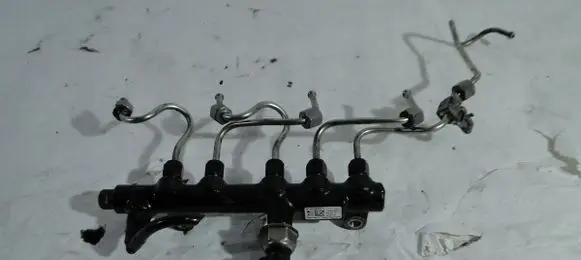 Ford Kuga II Fuel pressure sensor 9814383880