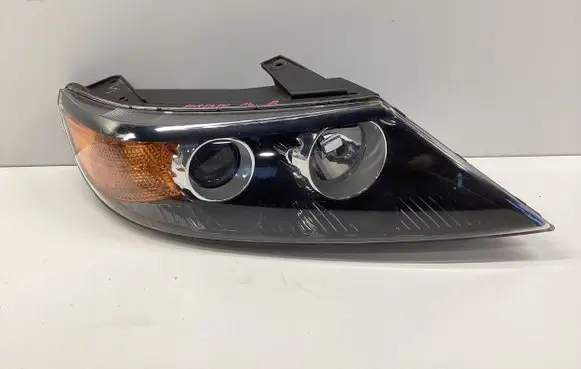 KIA Sorento Headlight/headlamp 921022P150 130732919301