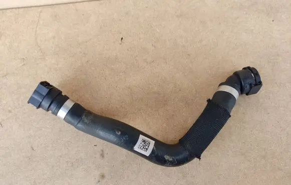BMW 4 F32 F33 Engine coolant pipe/hose 17128616557 8616557