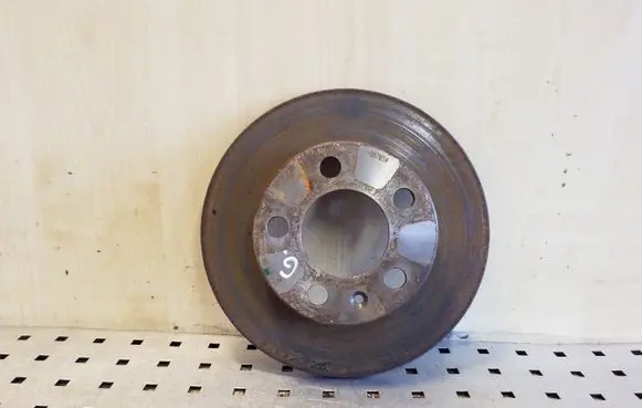 Volkswagen Polo IV 9N3 Rear brake disc