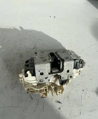 Jeep Grand Cherokee Front door lock A052111
