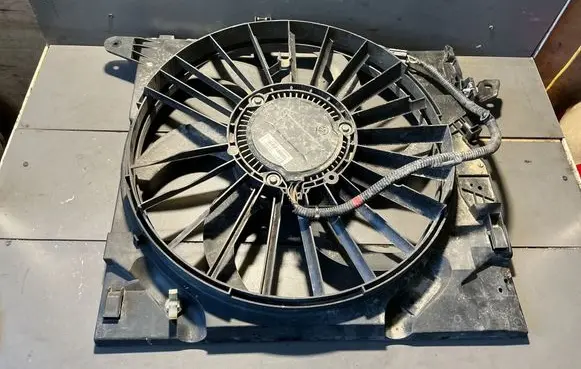 Jaguar XF X250 Electric radiator cooling fan 8240447 8240578 4R838C607