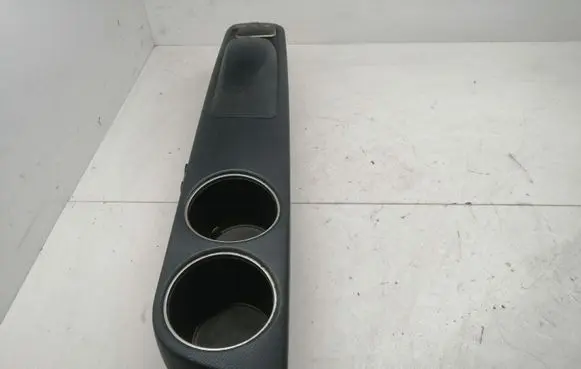 Cup holder front