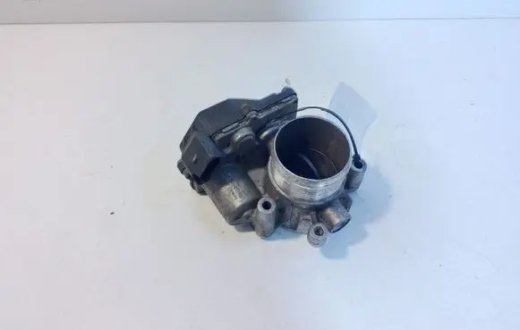 Volkswagen Tiguan Throttle valve 03L128063E A2C53338105