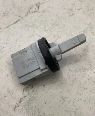 Volkswagen Golf V Interior temperature sensor 1K0907543G