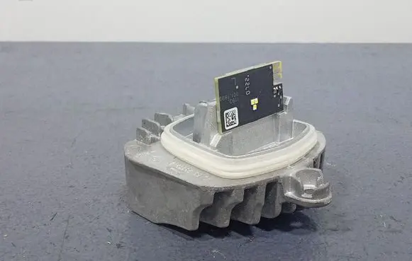 BMW M4 F82 F83 Voltage converter/converter module MDE923072-2L