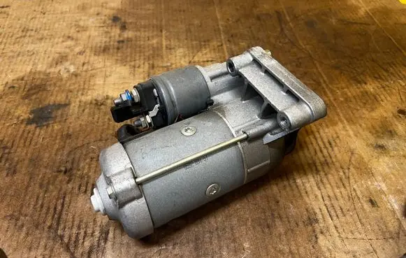 Peugeot 2008 II Starter motor 9832577880