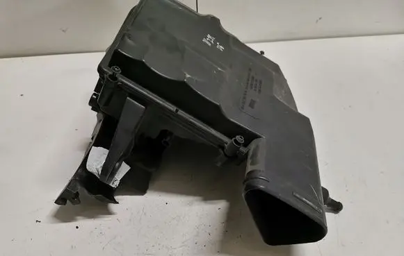 Mercedes-Benz E W211 Air filter box A6420940304