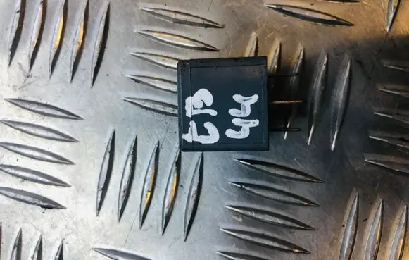 Volkswagen PASSAT B6 Other relay