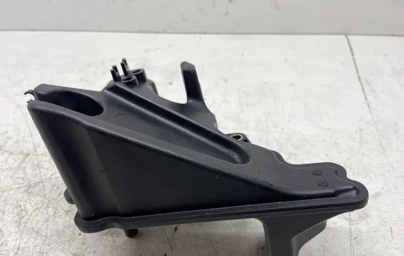 BMW 5 F10 F11 Vacuum air tank 8512680
