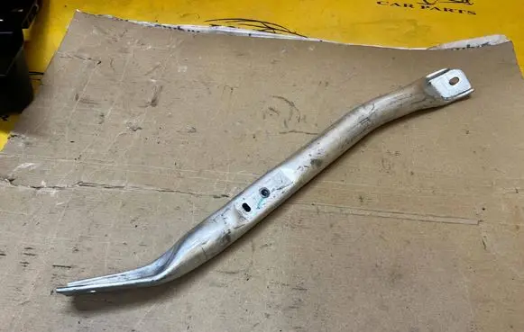 Ford Explorer VI Front strut bar L1MB3A200AB