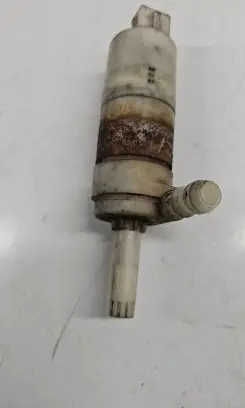 KIA Sorento Headlight washer pump 