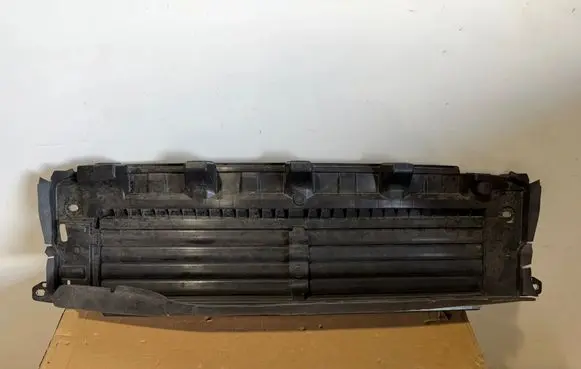 Volvo C40 Intercooler air guide/duct channel 31655241