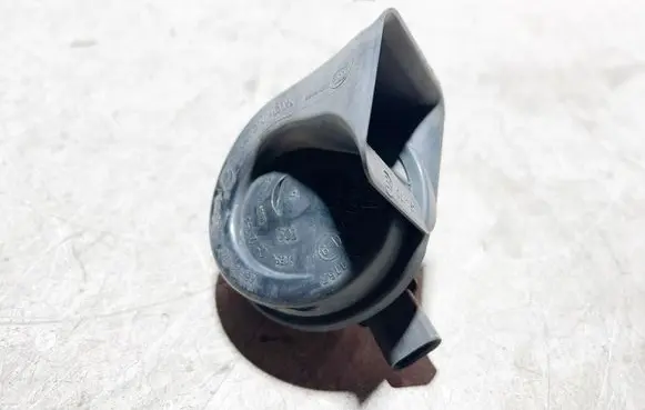 BMW 5 GT F07 Horn signal 3881157 CH2143