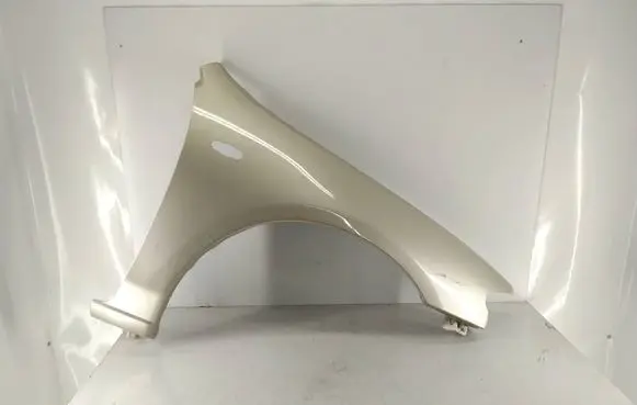 Mazda 323 F Fender