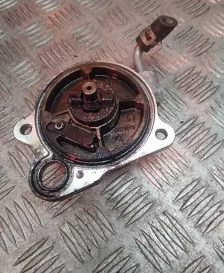 Toyota Yaris Vacuum pump 02050598