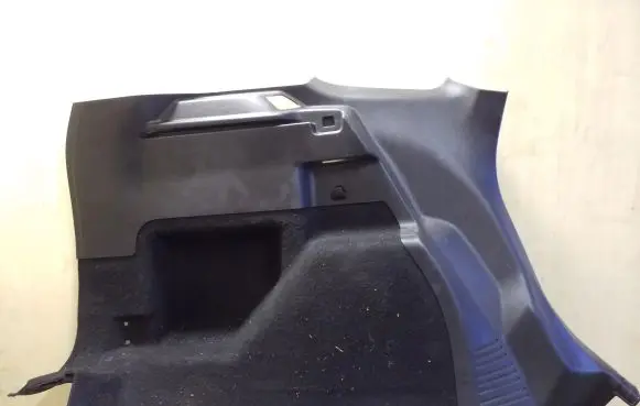 Trunk/boot side trim panel
