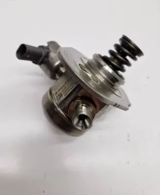 BMW X1 F48 F49 Fuel injection high pressure pump 13517636881 7636881