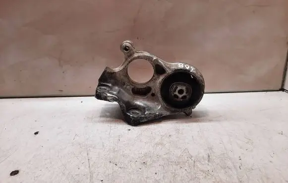 Peugeot 308 Engine mount bracket 810907