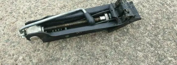 Volkswagen Touran I Lift Jack 1T0011031A