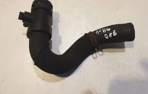 Engine coolant pipe/hose